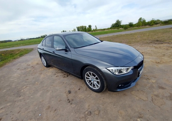 BMW Seria 3 cena 59800 przebieg: 186000, rok produkcji 2017 z Kamieńsk małe 211